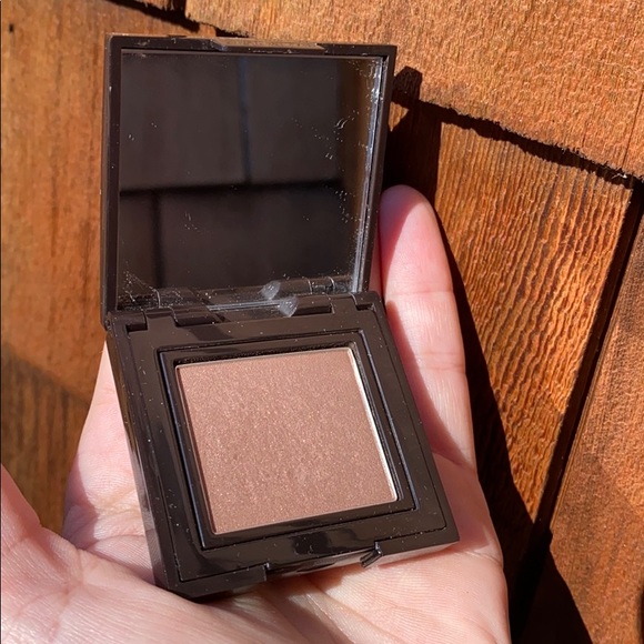 Laura Mercier Cognac Eye Shadow 🌸 - Picture 2 of 5